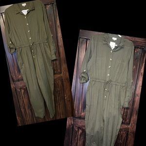 NWT! Olive green jumper. 💚